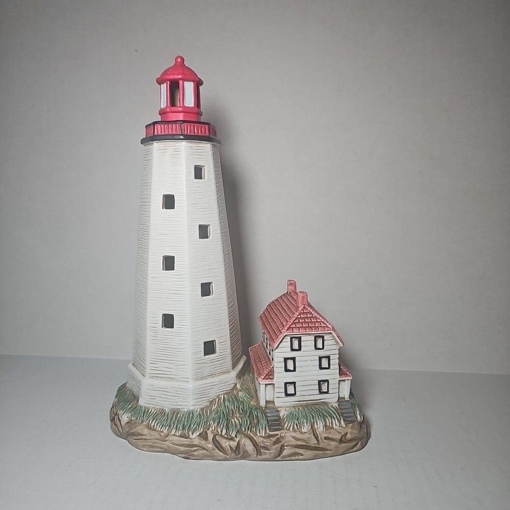 Vintage Lefton Hand Painted 1764 Sandy Hook Lighthouse Lamp 1991 NO BULB/CORD